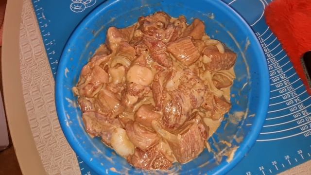 Мама раскрыла мою ТАЙНУ??Решили покушать шашлыка❗ смотреть онлайн