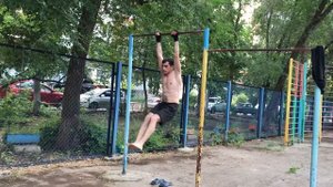 Самое эффективное упражнение. Пресс. Поднятие ног в висе на турнике.