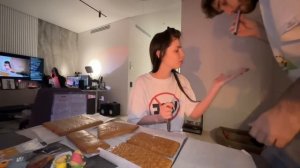 КОРЕШ И ВИШЕНКА УСТРОИЛИ НОВОГОДНИЙ КУКИНГ | СДЕЛАЛИ ВАЙБОВЫЙ ПРЯНИЧНЫЙ ДОМИК