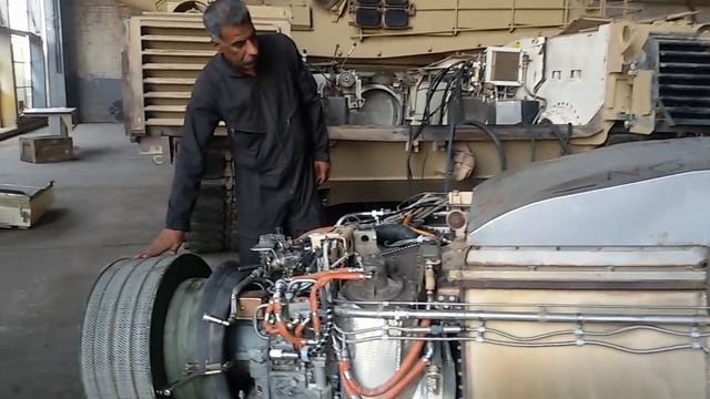 محرك دبابة الابرامز بعده تنزيله وفحصه смотреть онлайн