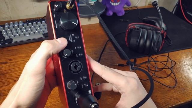 как подключить наушники с микрофоном в звуковую карту focusrite 2i2
