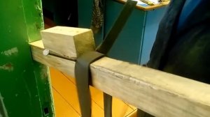 Нарезка резины для сетей из автомобильной камеры.