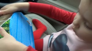 Катя и её новая игрушка