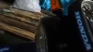 Шумит коленвал и звенит палец на мотоцикле Минск