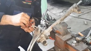 TOYOTA PRIUS.Стук в рулевой рейки.