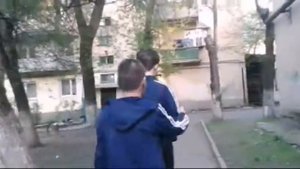 Удар коленом в пах! Быстро и эффективно!