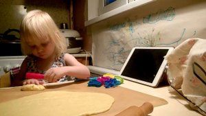 Готовим вместе с детьми дома, творожное печенье формочками