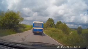 У автобуса Герца Черновцы на ходу взорвалось колесо