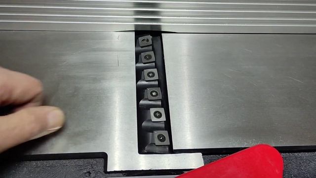 Маленький, да удаленький! Обзор фуговального станка JIB 22102 hl.