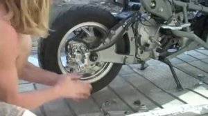 07+ Suzuki Burgman 400 Rear Wheel Removal | MicBergsma