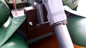 Ямаха 3 с выносным баком на  гибридной лодке.