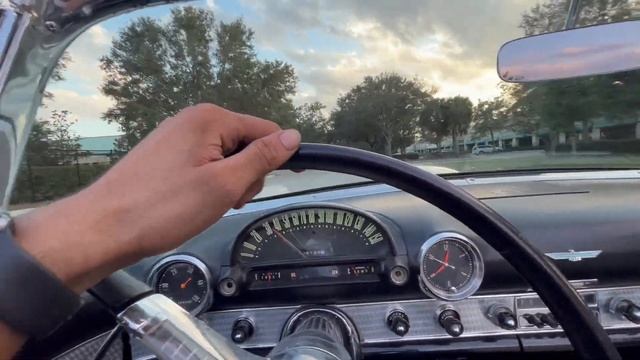 1955 Ford Thunderbird смотреть онлайн