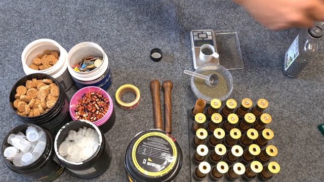 Патрон 12 калибра на порохе Ирбис 32-1.6гр., дробь Бийская 3-32гр., на Рязанских комплектующих!!! смотреть онлайн