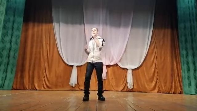 Первый раз пою под микрофон) смотреть онлайн