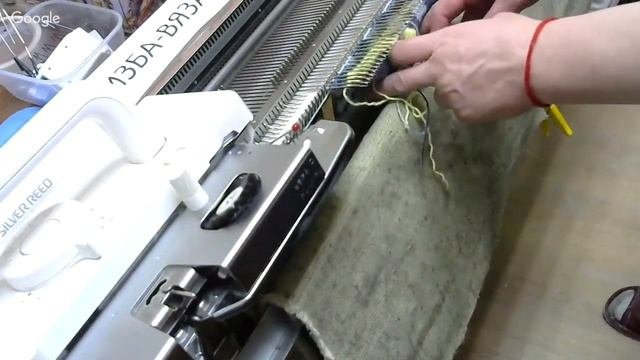 Открытй мк вязания шапочки для мальчика на двух фонтурах  (ребенок назвал  АБСУРДНОЙ)