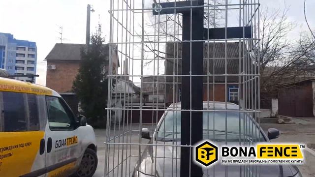 Монтаж габионных колонн . Установку столбов для забора Жалюзи производят специалисты Бона Трейд. смотреть онлайн