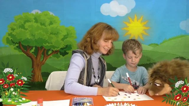 Делаем красивый веер из бумаги и палочек от мороженого