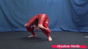 Stretching with a Partner. Alena Zavialova. Contortion Training. Triple Fold. Flexshow