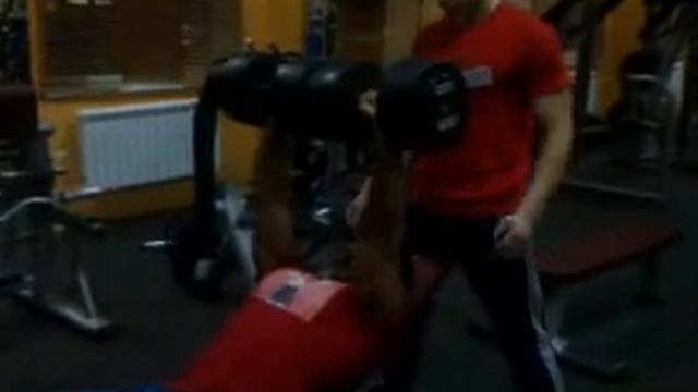 Валера Рашоян разводка гантелями 50 кг смотреть онлайн