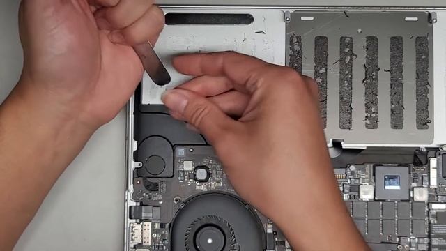 15" Inch MacBook Pro Retina 2012 A1398 Disassembly Battery Replaced Replacement Repair смотреть онлайн