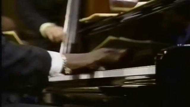 Oscar Peterson - "Body and Soul" смотреть онлайн