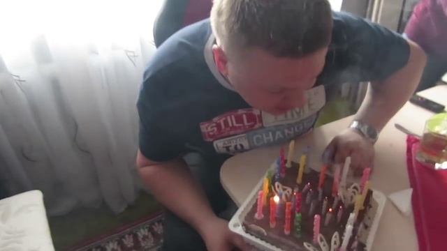 Свечи на торт с сюрпризом... смотреть онлайн