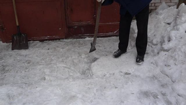 Самодельный ледоруб.