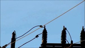 Электрическая дуга на контактах разъединителя 35 кВ