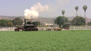 Старинные Тракторы с паровым двигателем на гусеничном ходу