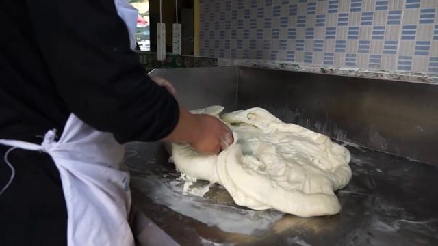 Месит тесто смотреть онлайн