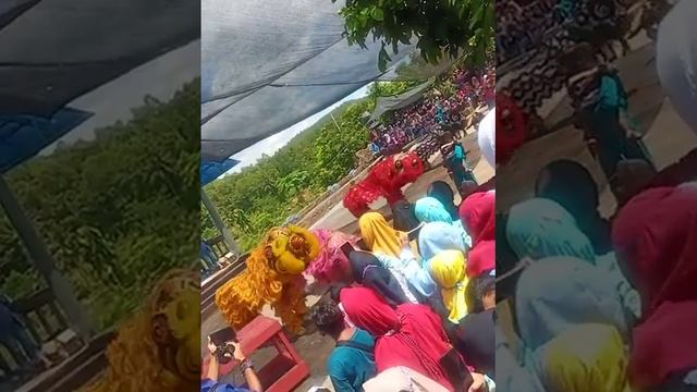 Barongsai di Taman Dinosaurus Gandrungmangu Cilacap