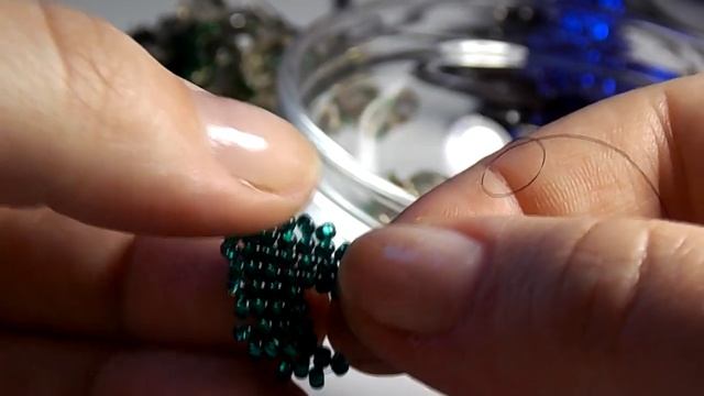 Объемный лист смородины. Мастер класс бисер для начинающих. Часть 1 смотреть онлайн