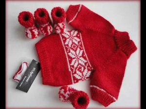 Свитер для собаки и пинетки-ботиночки (Knitting for dogs)