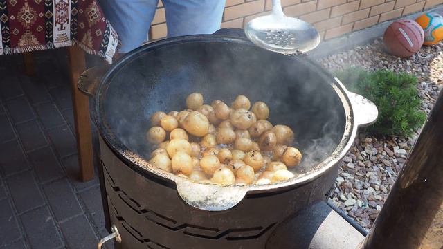 ОДЖАХУРИ по ГРУЗИНСКИ. Жареное мясо с картофелем.