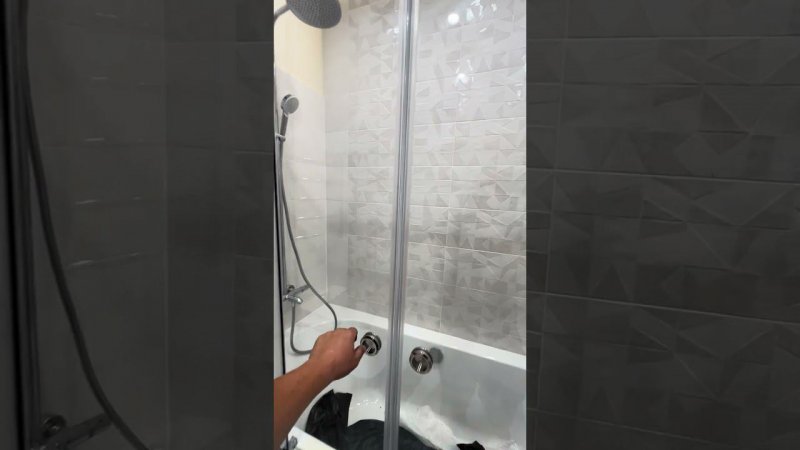 Стеклянная душевая перегородка модель М10 от БЕРУСТЕКЛО #home #shower #bathroom