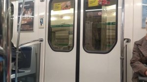 Осторожно, двери закрываются. Следующая станция Василеостровская.