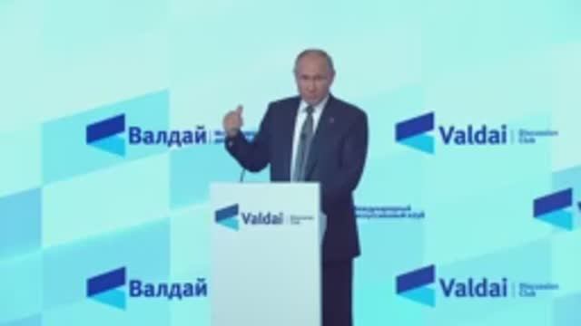 Запад идёт по пути Маркса и Энгельса и скоро будет кур обобществлять и женщин, - Путин 21.10.2021