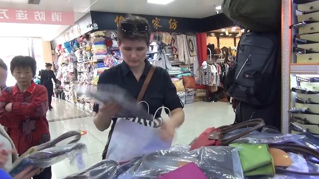 Для женщин. Шопинг со стилистом. Одежда в Китае
