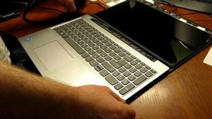 Замена матрицы IdeaPad S145 NT156FHM-N61 V8.0 35см