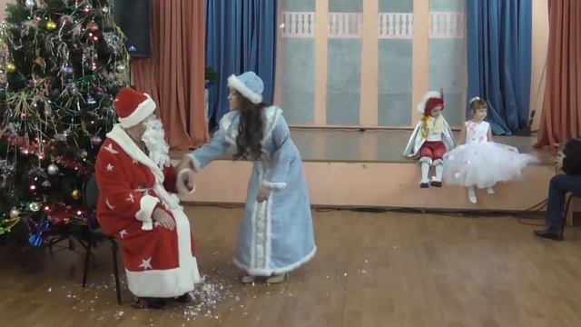 На балу у Золушки смотреть онлайн