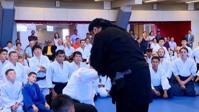 Steven Seagal КРУТОЙ ПРИЕМ И ЕГО ОБЪЯСНЕНИЕ смотреть онлайн