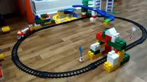 Реалистичная игрушка железная дорога и город. Взрослые игрушки