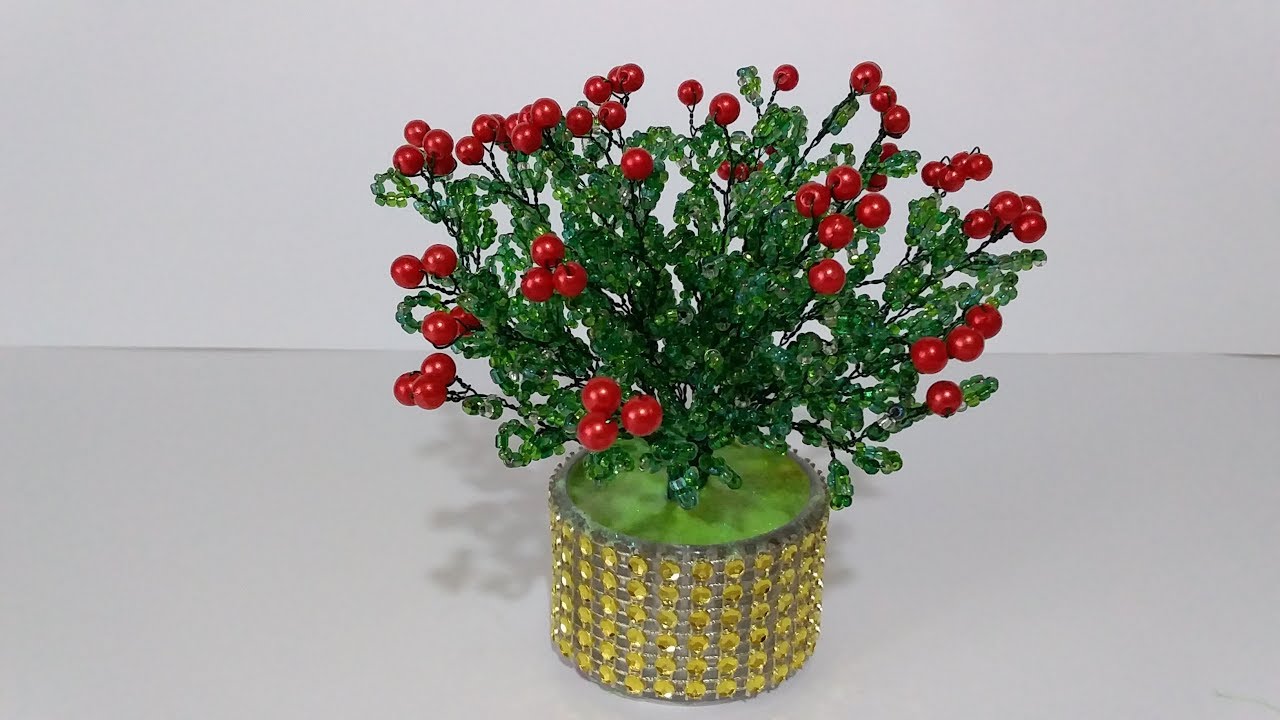 Бисероплетение. Цветы из бисера. Мастер класс. Ягоды из бисера . Брусника. Пошаговый МК. смотреть онлайн