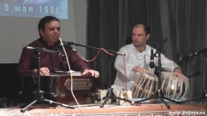 Индийская рага для Свадистан чакры в исполнении Симпла Шарма