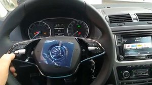 Установка руля 2021 модельного года в Октавию А5 Fl и его работа.