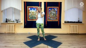 Комплекс хатха-йоги с брюшными манипуляциями. Юлия Скрынникова