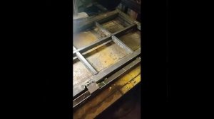 Как своими руками сделать люк в пол, скрытый, на амортизаторах? Простая пошаговая инструкция.