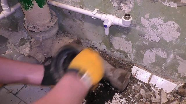 ПРОСТОЙ СПОСОБ демонтажа чугунного тройника своими руками. Как засоряются канализационные трубы