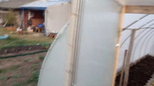 КАК и ЧЕМ ПОКРЫТЬ ТЕПЛИЦУ из п/п труб/ Бюджетная теплица /how And How To Cover The Greenhouse.