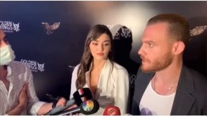 Керем Бюрсин и Ханде Эрчел интервью на церемонии награждения премии "Золотые крылья"